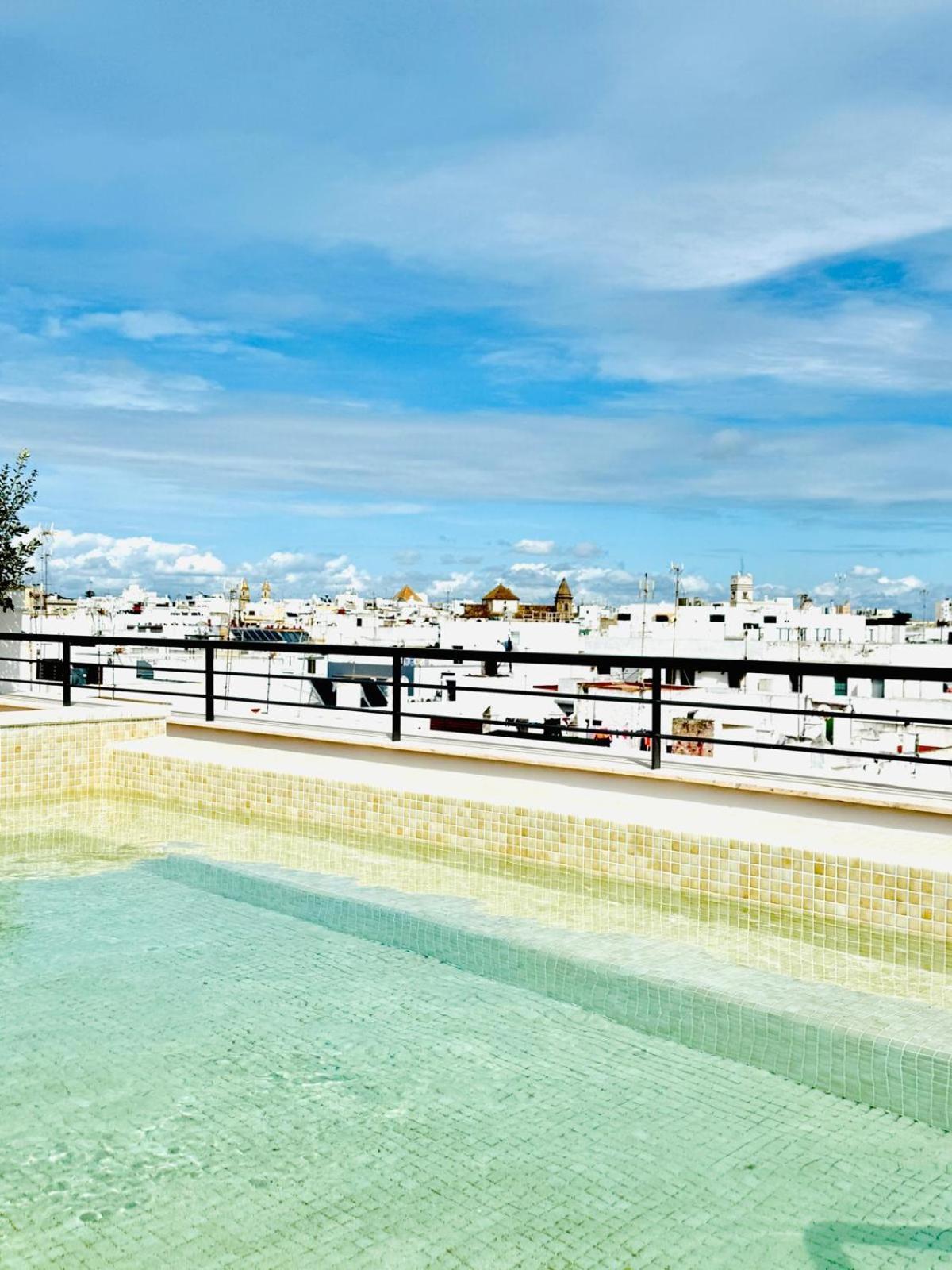 La Caleta Qe Hotel