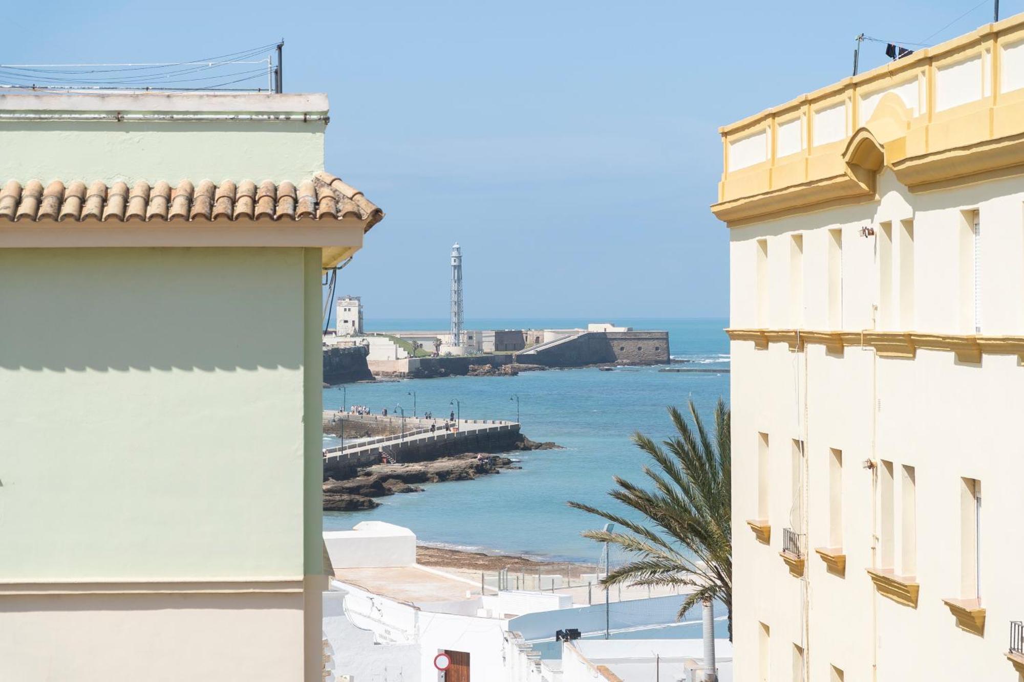 Hotel La Caleta Qe 3*